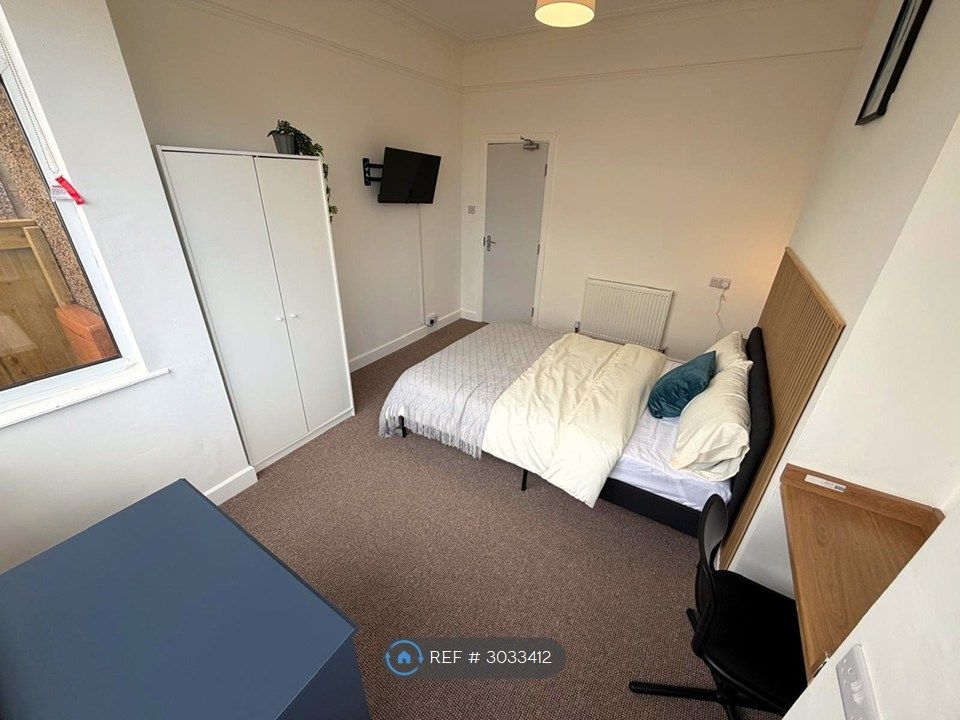 Property photo 2 of 8 Room 2