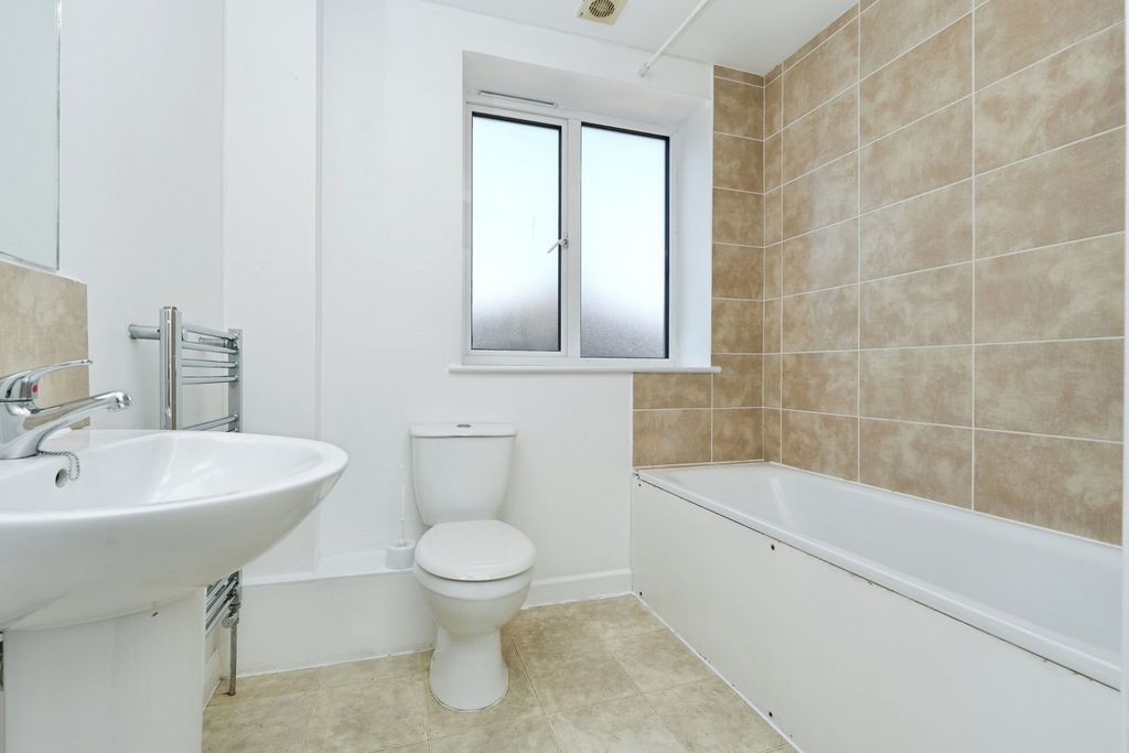 Property photo 3 of 12 Pbox-Img.Jpg