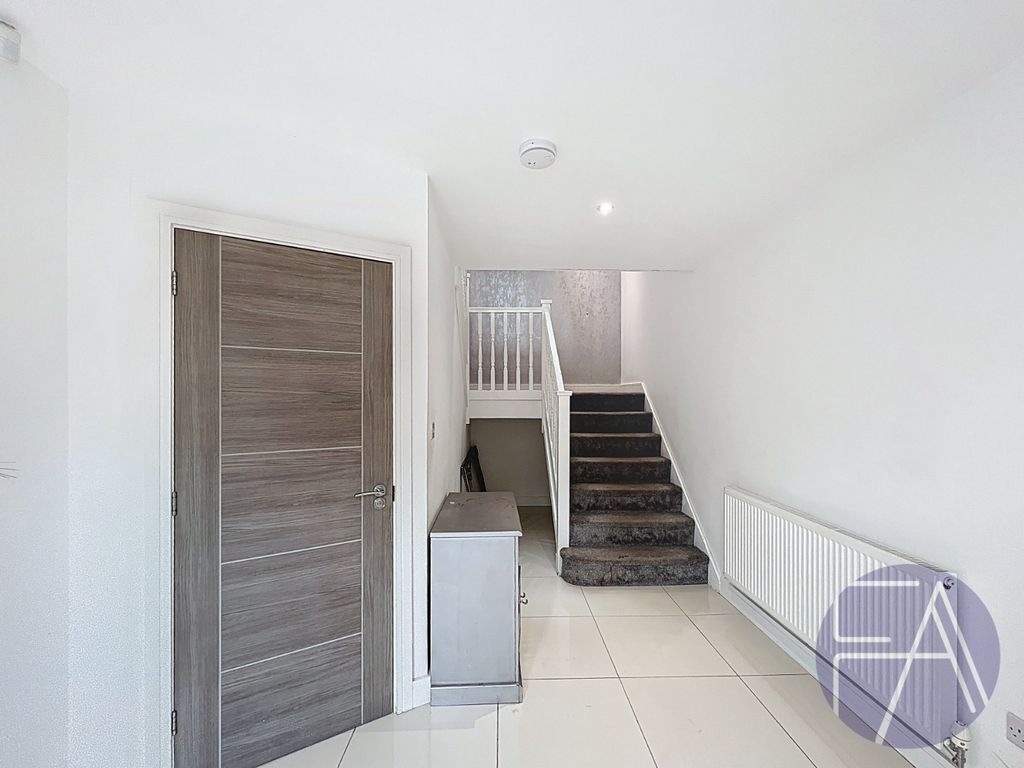 Property photo 3 of 24 5055833