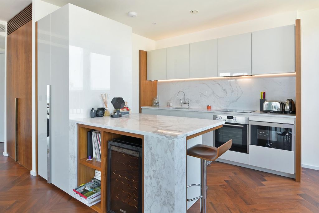 Property photo 2 of 24