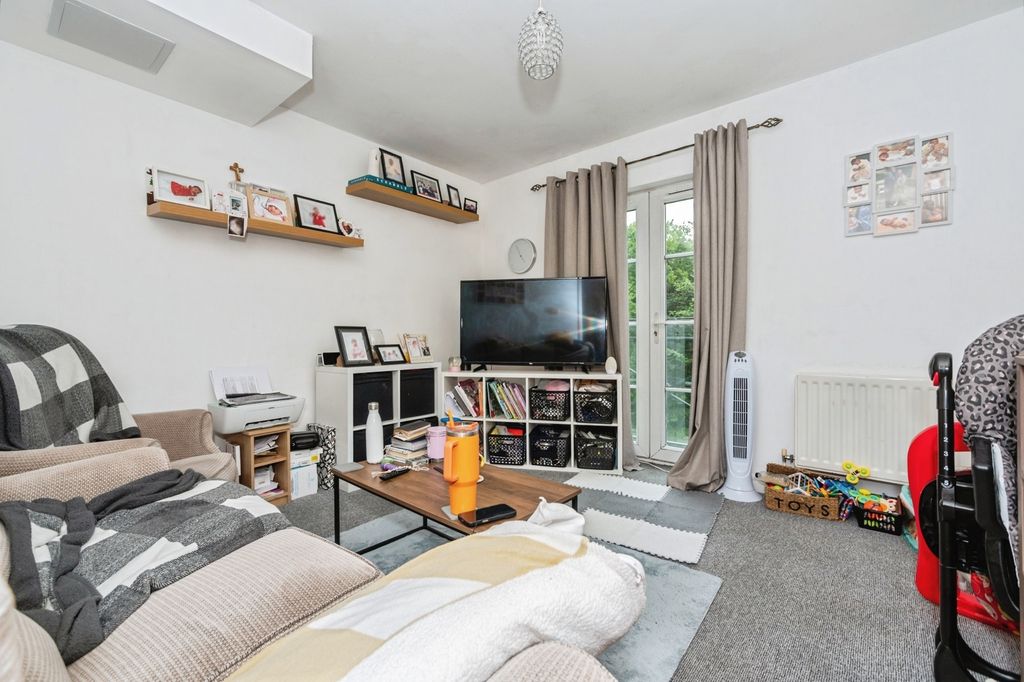 Property photo 2 of 12 Photo