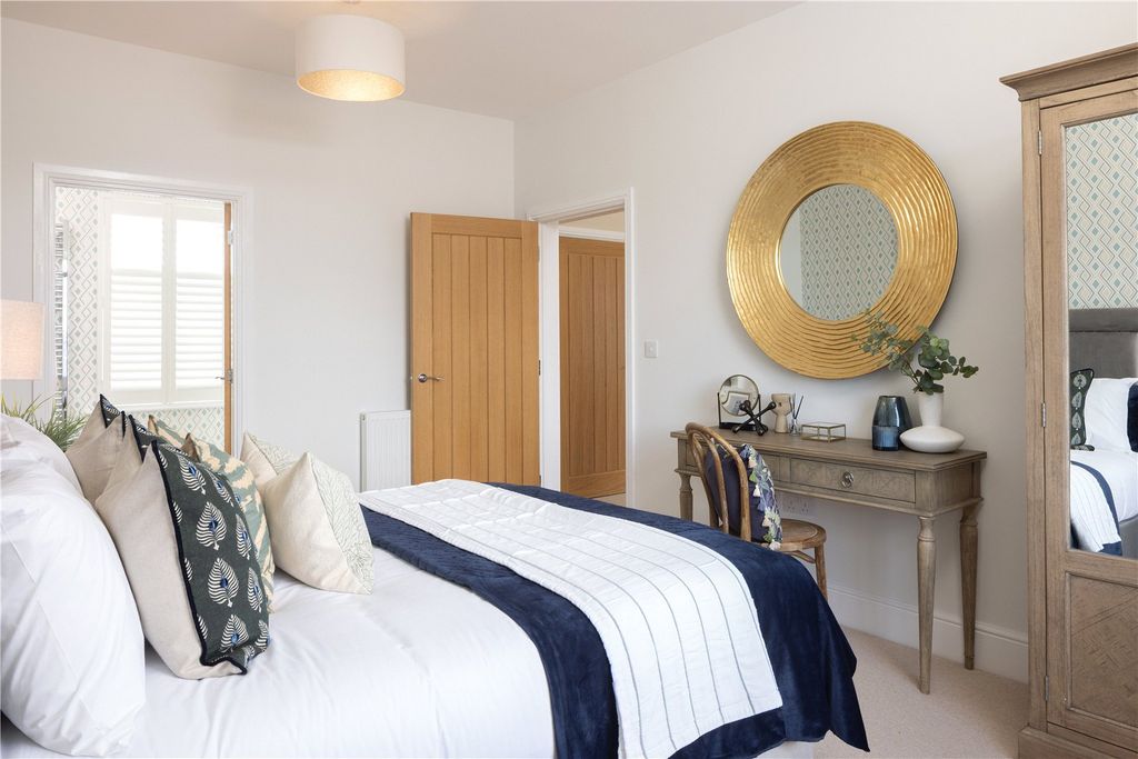 Property photo 3 of 12 Bedroom