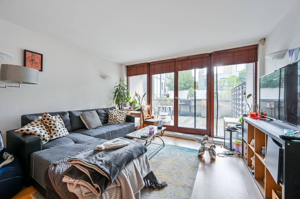 Property photo 2 of 11