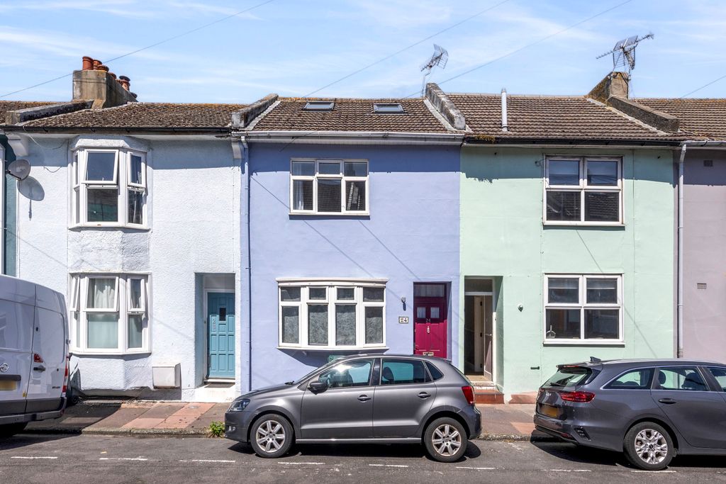 Property photo 1 of 23
