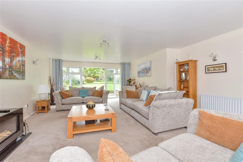 Property photo 3 of 14 Sitting Room