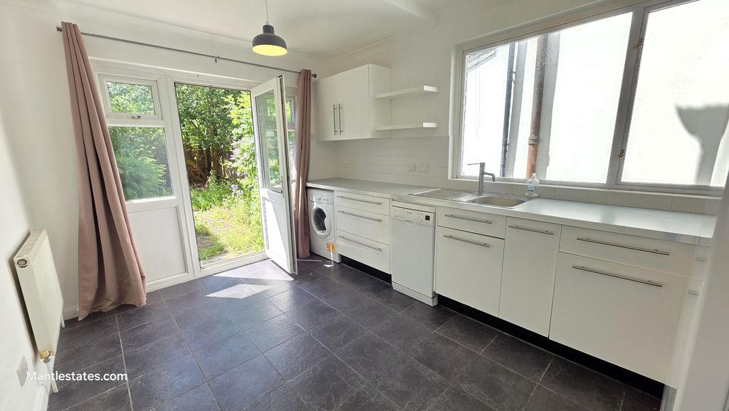 Property photo 2 of 15 Kitchen / Diner