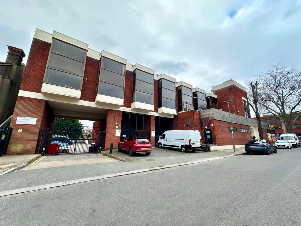 Property photo 2 of 8