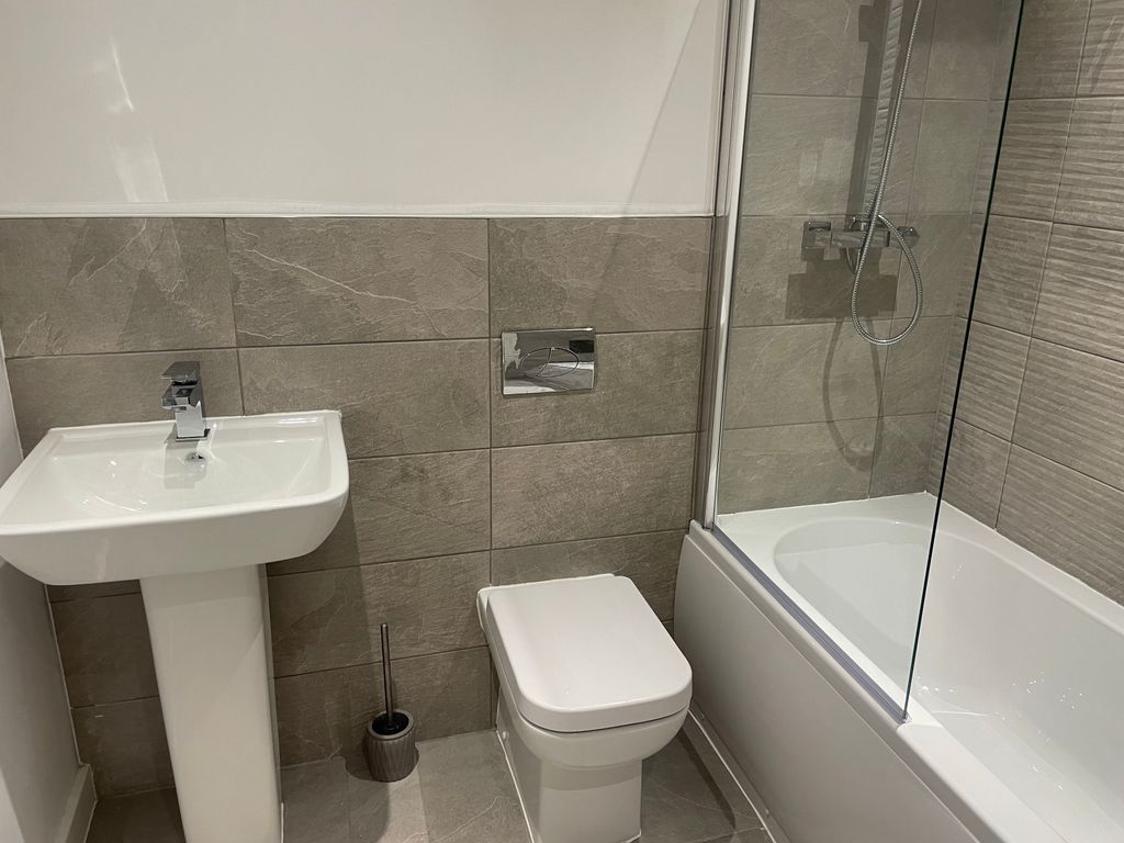Property photo 3 of 4 Bathroom