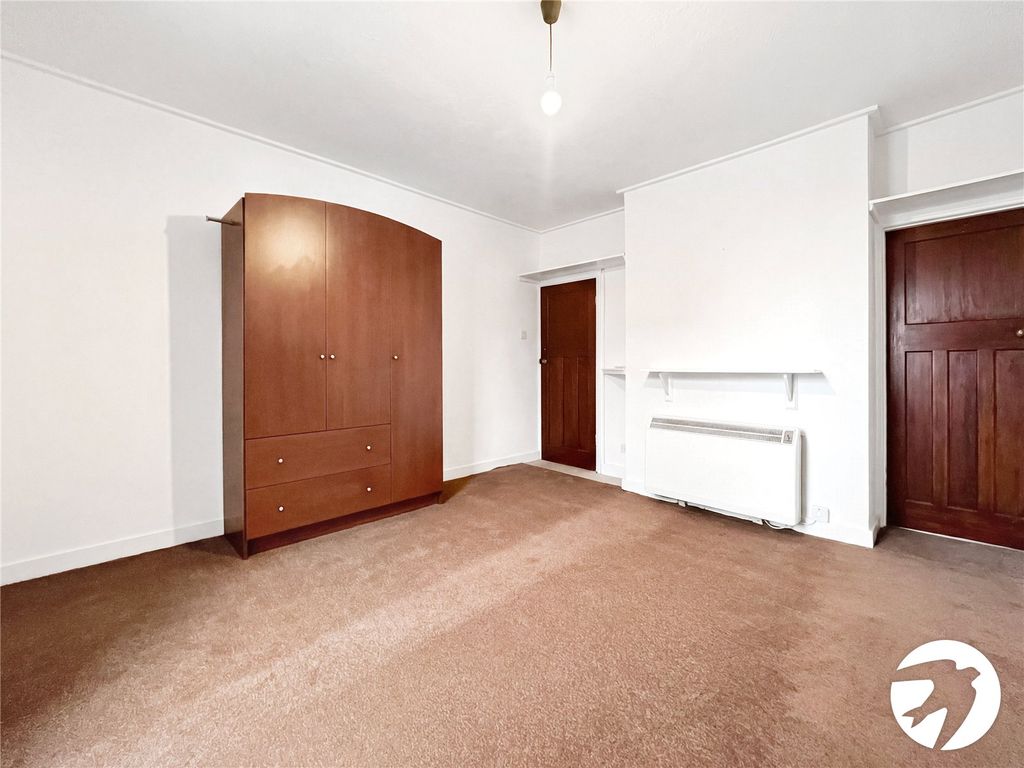 Property photo 3 of 5 Picture No. 11