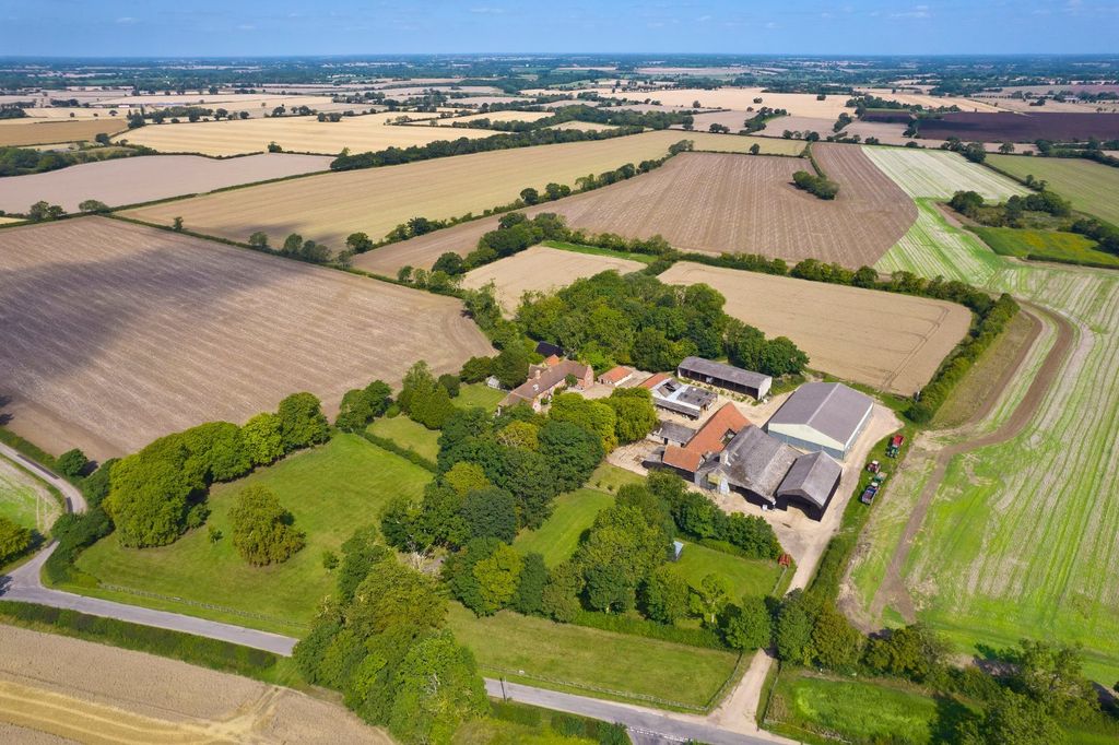Property photo 3 of 17 Whittingham Hall