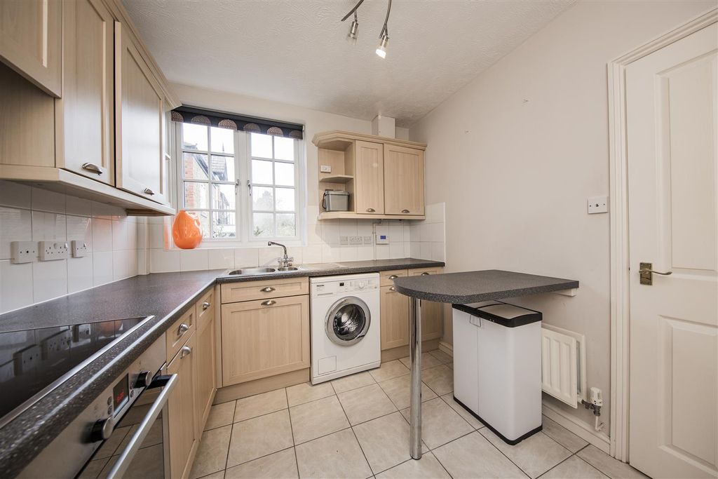 Property photo 3 of 24 Kitchen Breakfast Room