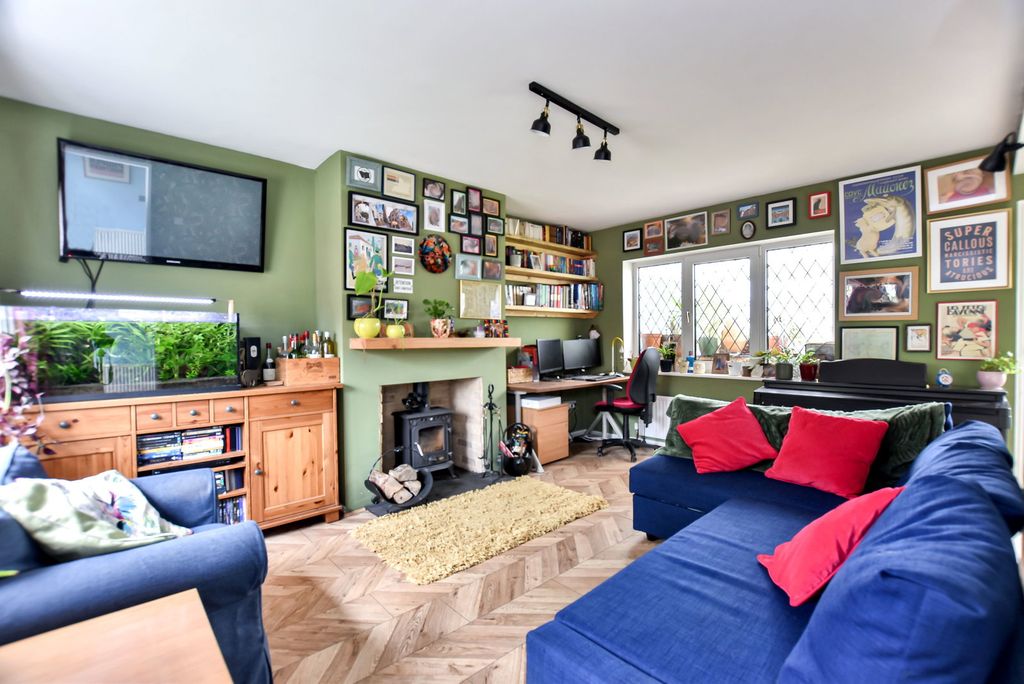 Property photo 2 of 13