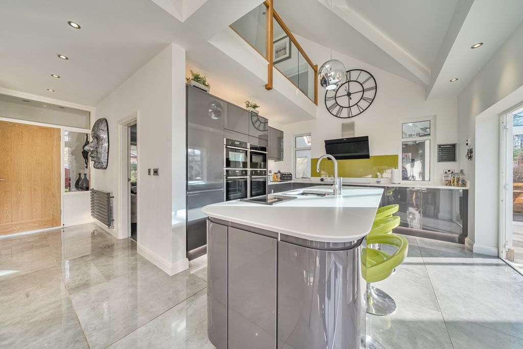 Property photo 1 of 22