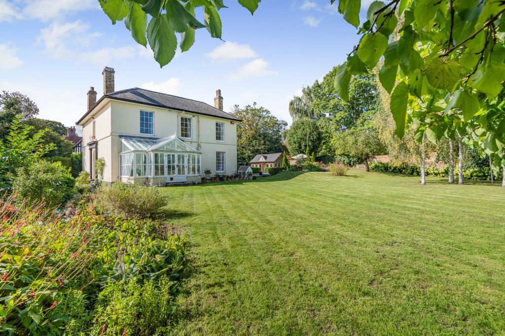 Property photo 3 of 23 Wingham House