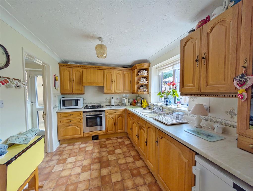 Property photo 2 of 25
