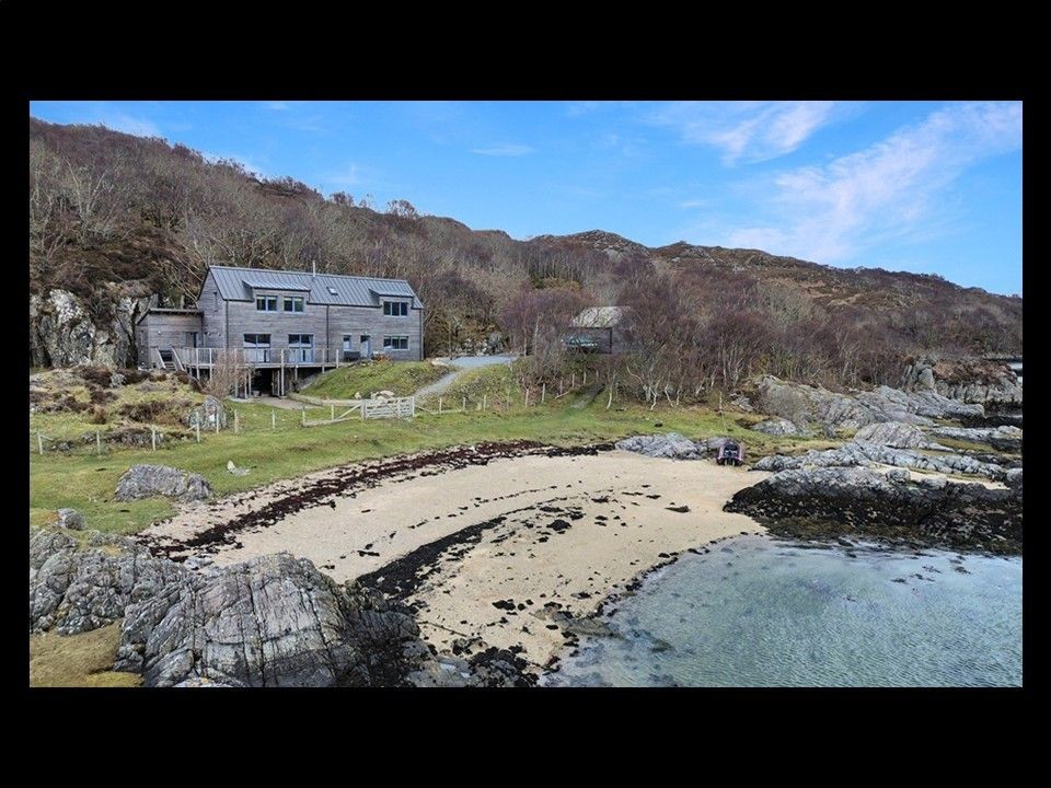 Property photo 2 of 82