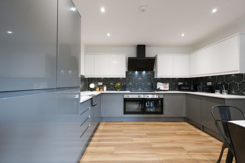 Property photo 1 of 14 H95A0141