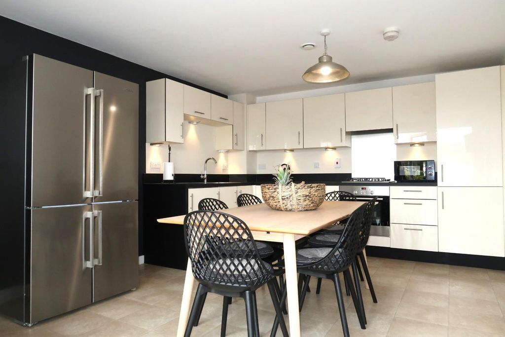 Property photo 1 of 23 Kitchen