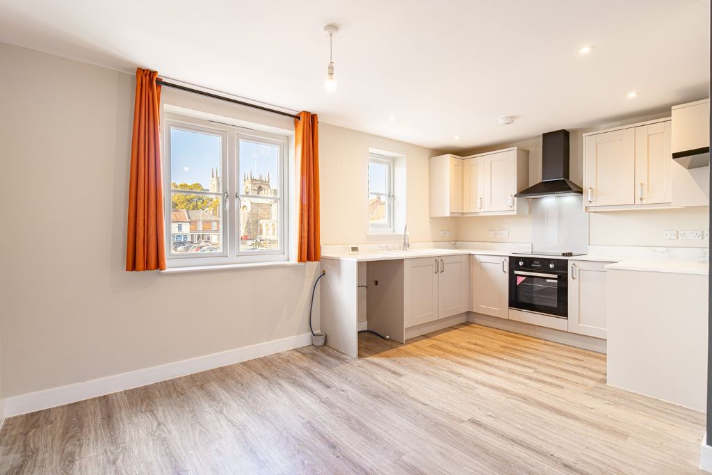Property photo 2 of 21 5700705