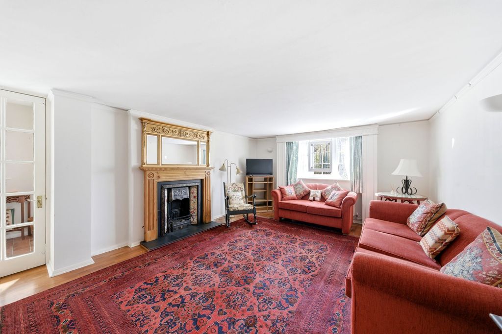 Property photo 2 of 30