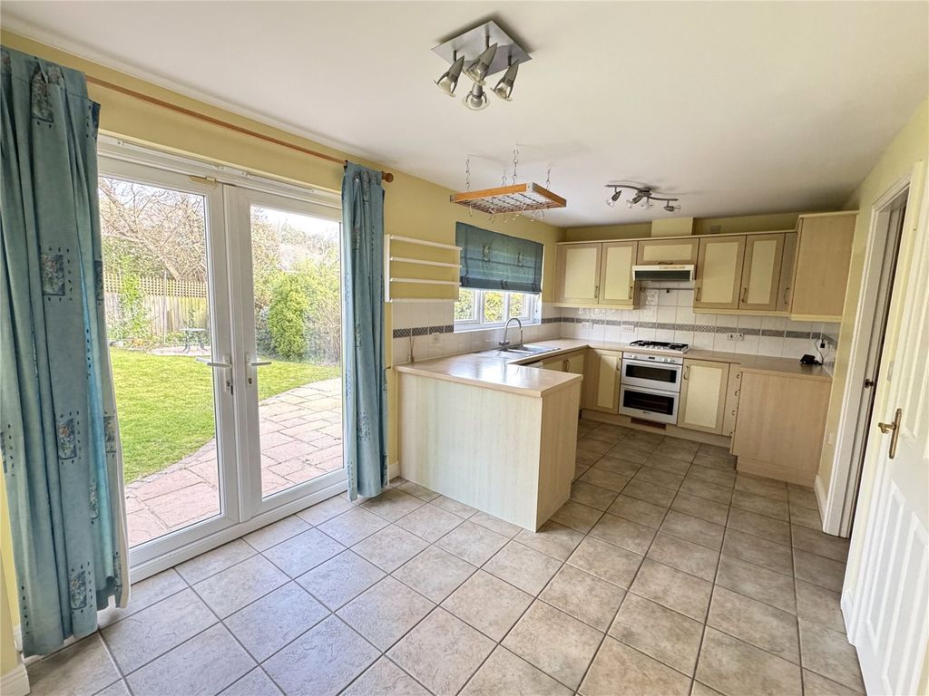 Property photo 2 of 16 Picture No. 12