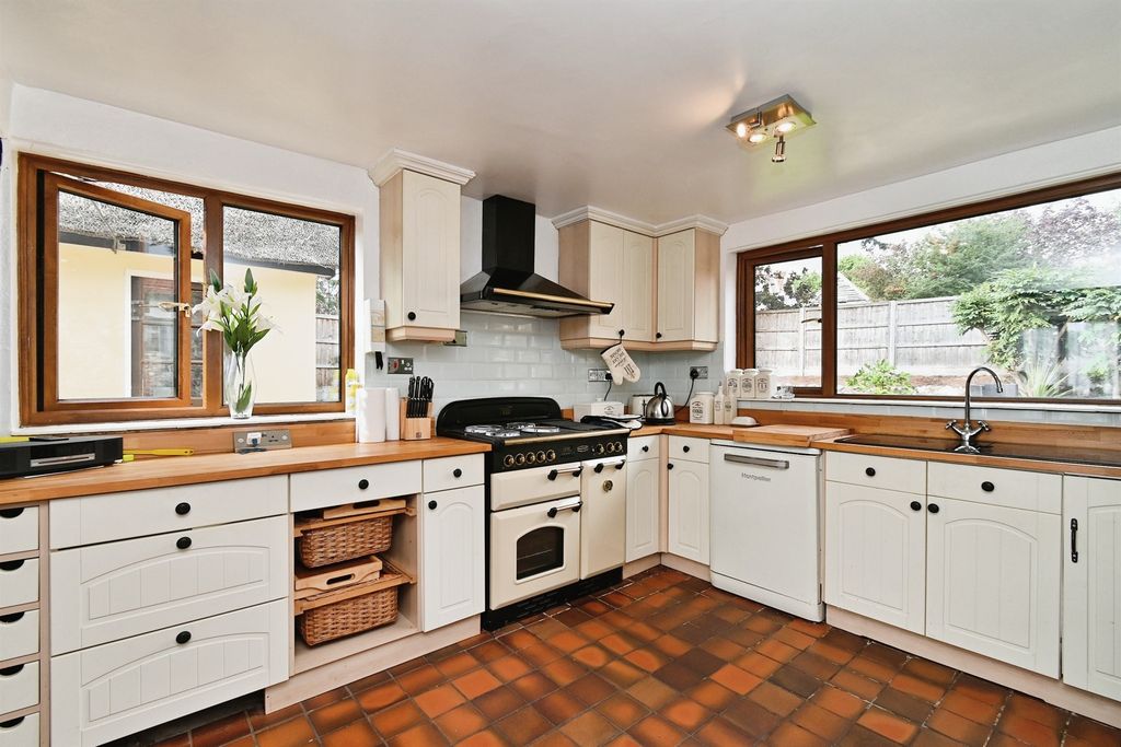 Property photo 3 of 16