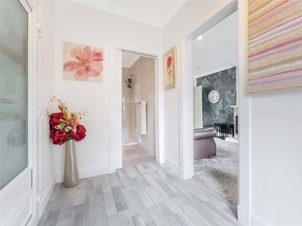 Property photo 2 of 19 Hallway