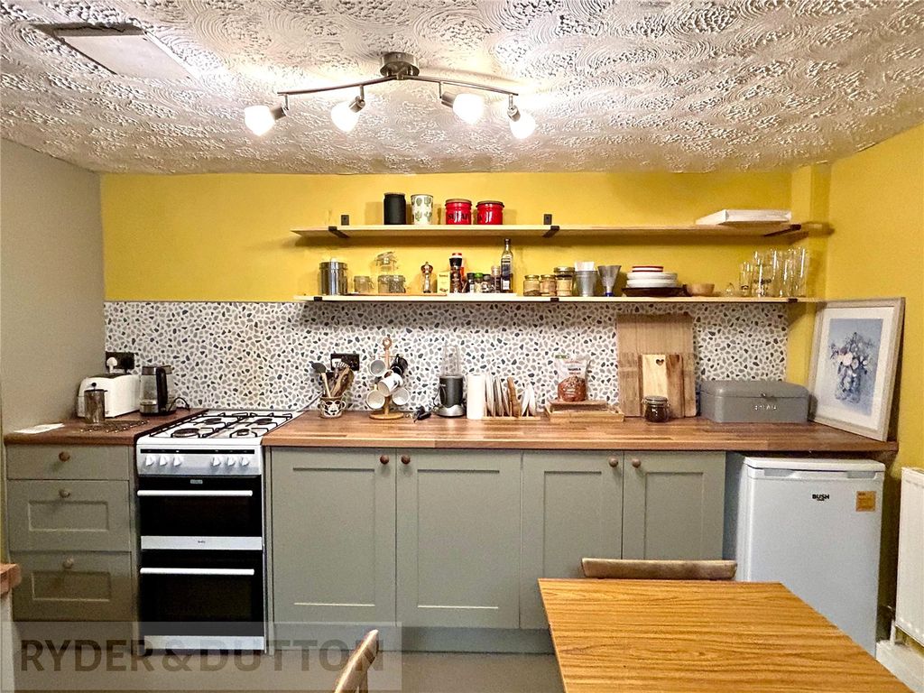 Property photo 3 of 13 Kitchen Area