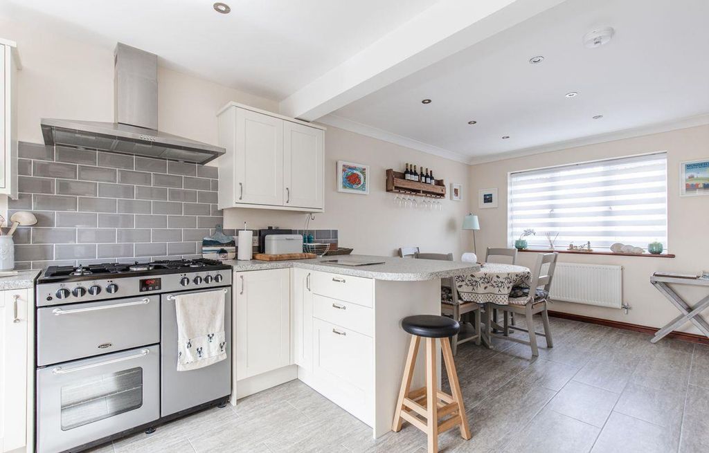 Property photo 2 of 17 3.Jpg