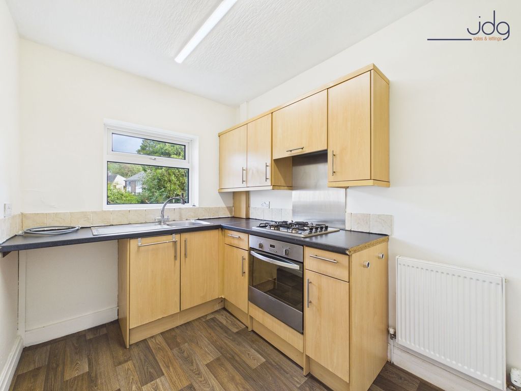Property photo 3 of 16 Kitchen