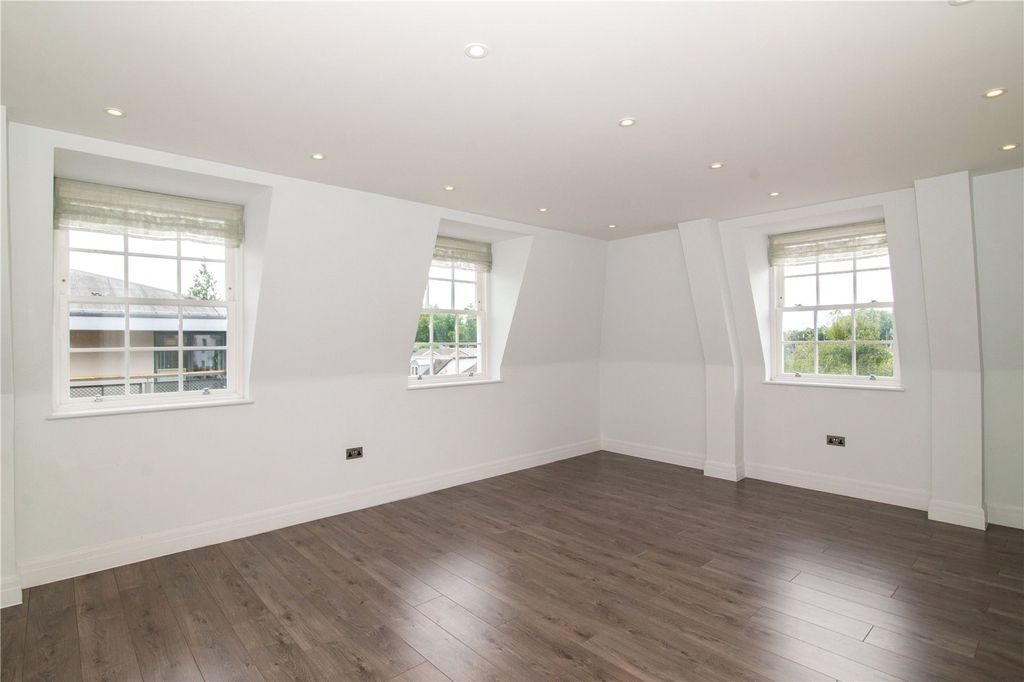 Property photo 2 of 8 Picture No. 03