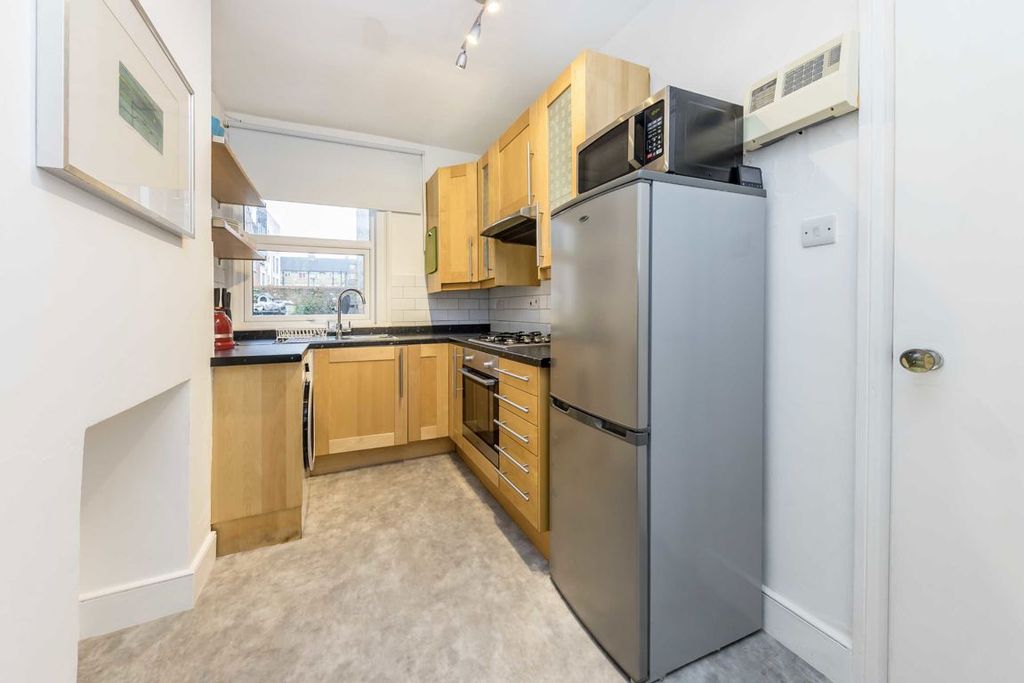 Property photo 2 of 4
