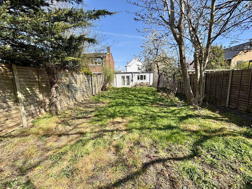 Property photo 2 of 21 Garden