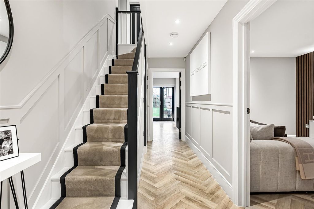 Property photo 3 of 28 52_67997.Jpg