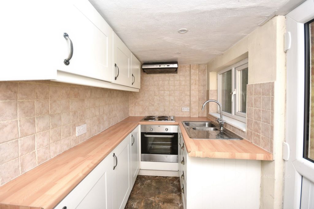 Property photo 3 of 14 Pbox-Img.Jpg