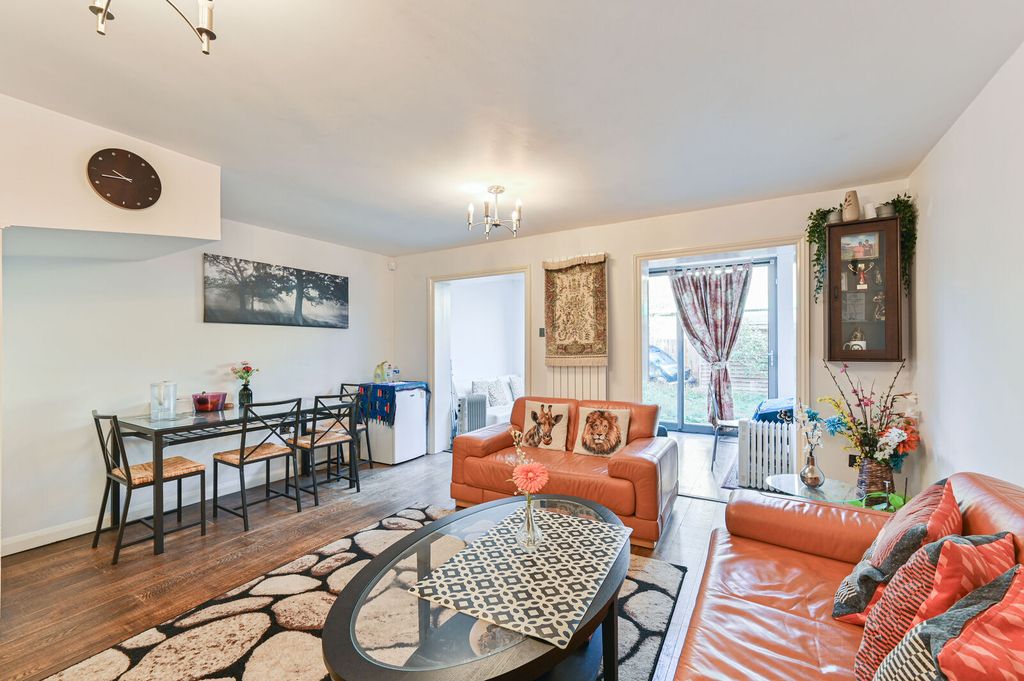Property photo 1 of 12