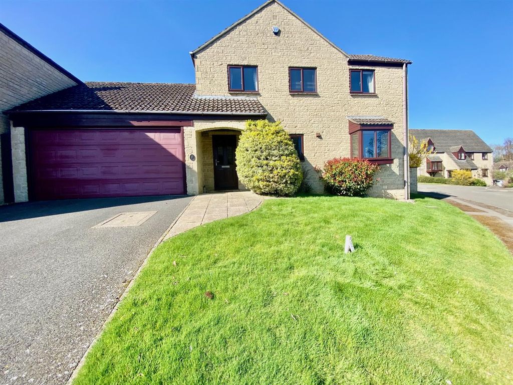 Property photo 1 of 33