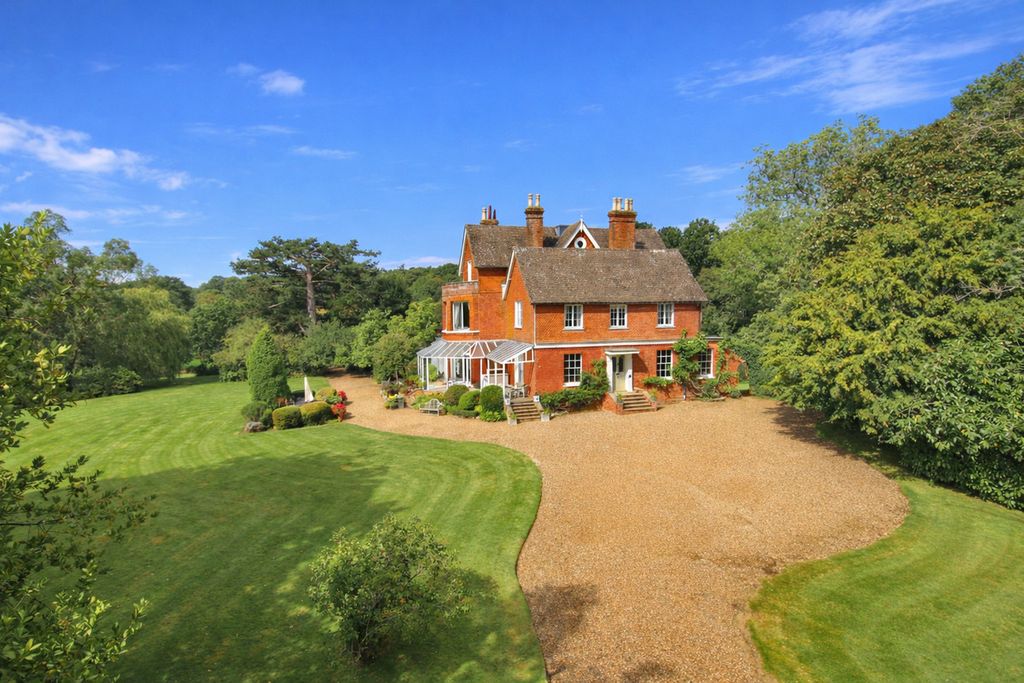 Property photo 1 of 33