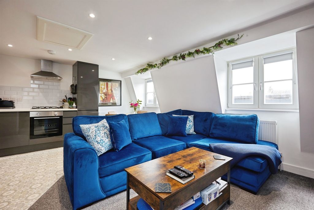 Additional image 6 of 2 bed flat for saleOakfield Street, Blandford Forum DT11