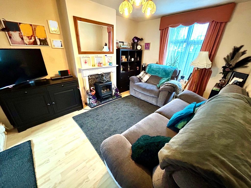 Property photo 2 of 13