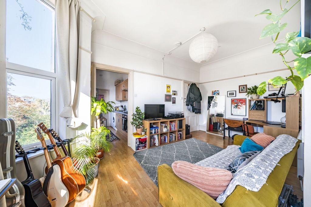 Property photo 1 of 5 Reception