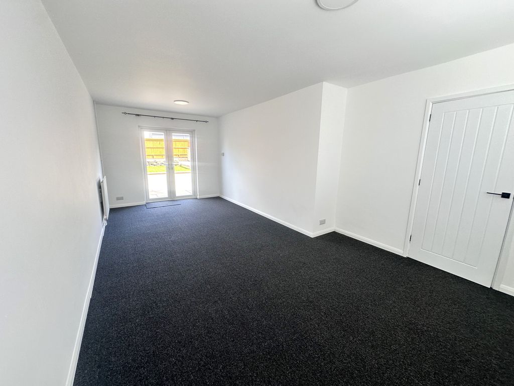 Property photo 2 of 19 Image