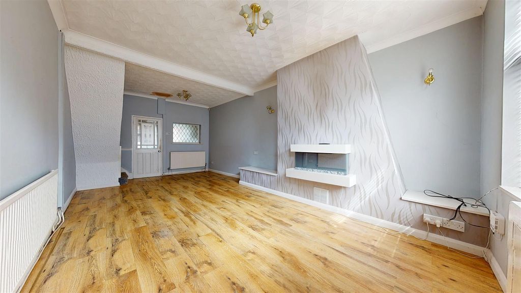 Property photo 3 of 19 Emily Street Reception Room