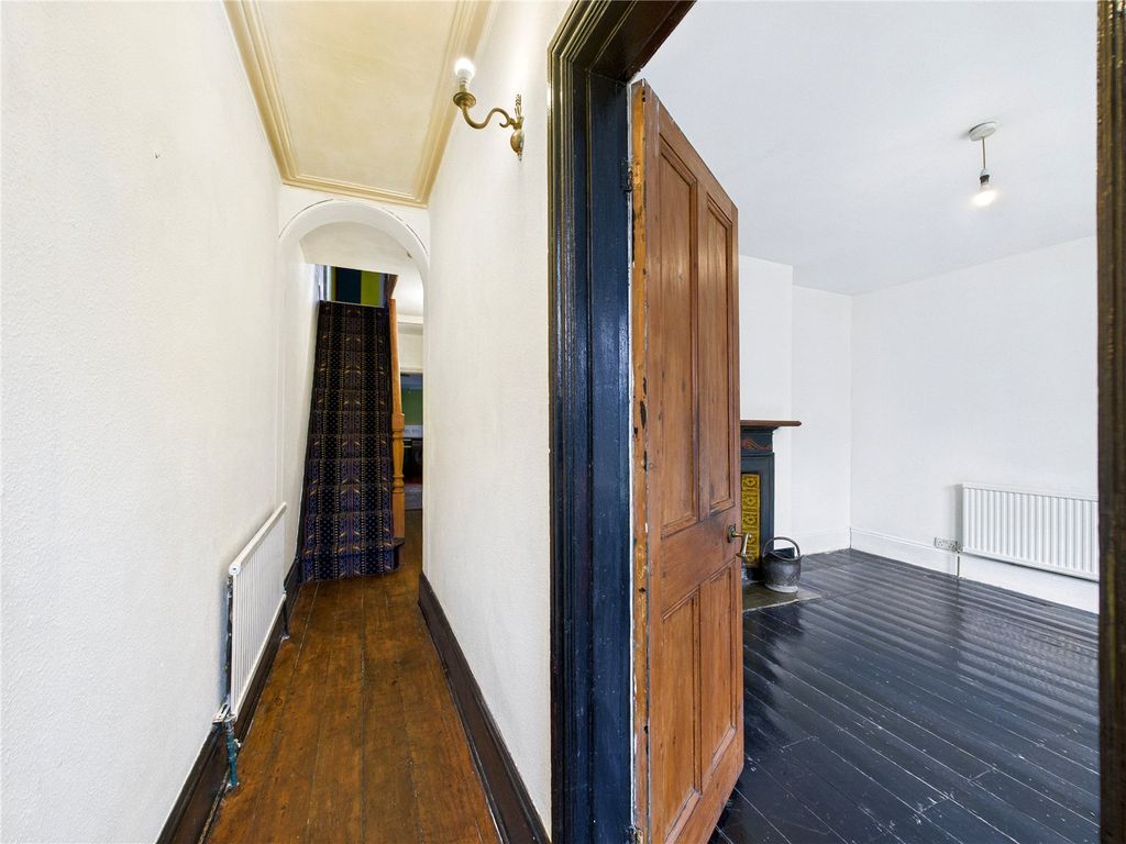 Property photo 2 of 24 Picture No. 18