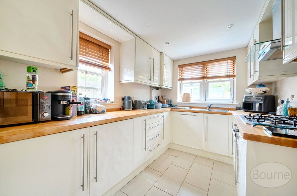 Property photo 3 of 19 Picture No. 23
