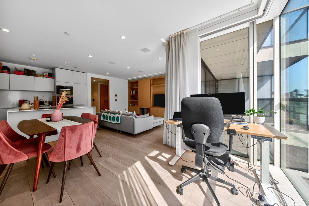 Property photo 3 of 20 Reception Room