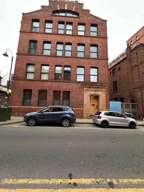 Property photo 1 of 11 Front Entryway