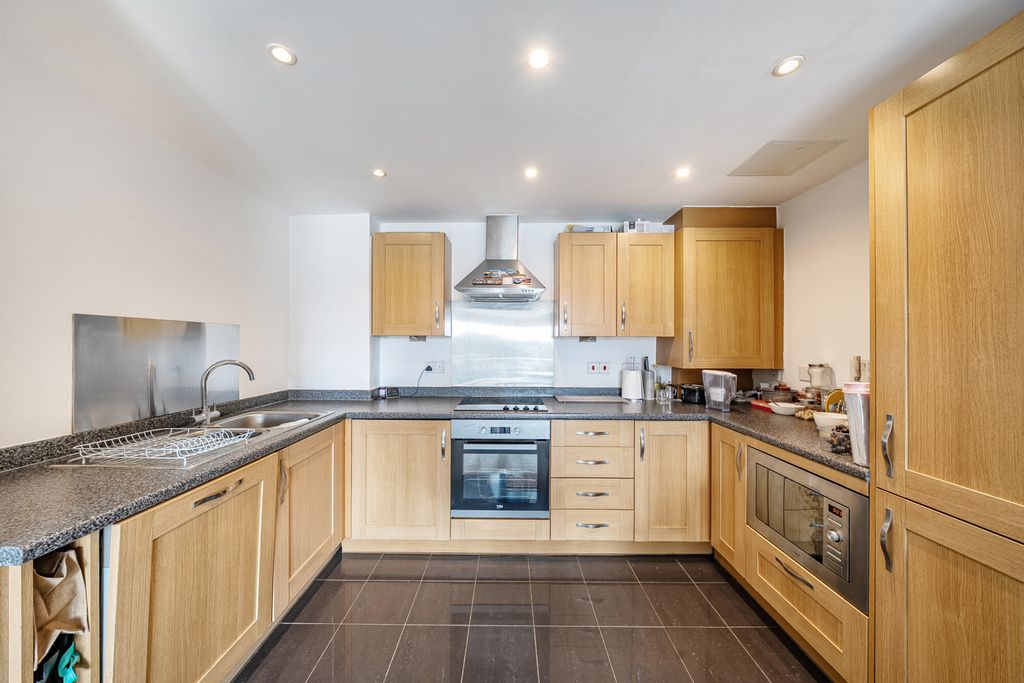 Property photo 2 of 21 1347075-16-68c54d...