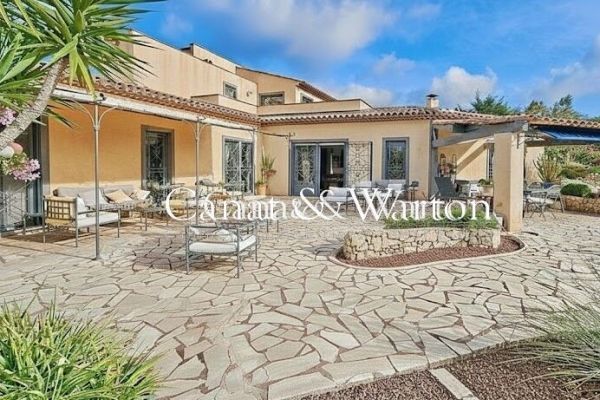 Property photo 1 of 5