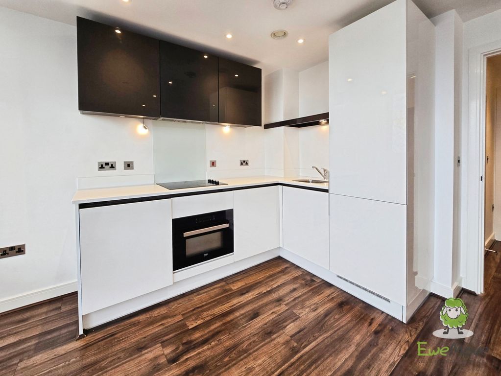 Property photo 3 of 7 Ewemove Basingstoke Churchill Place Kitchen